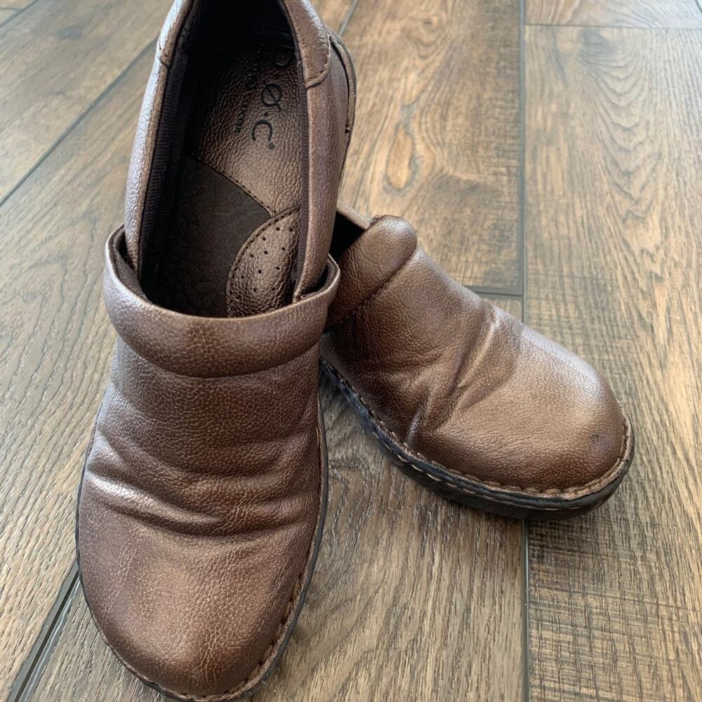Born Concept BOC Womans Size 8 Metallic Bronze Clogs Mules Slip On Shoes